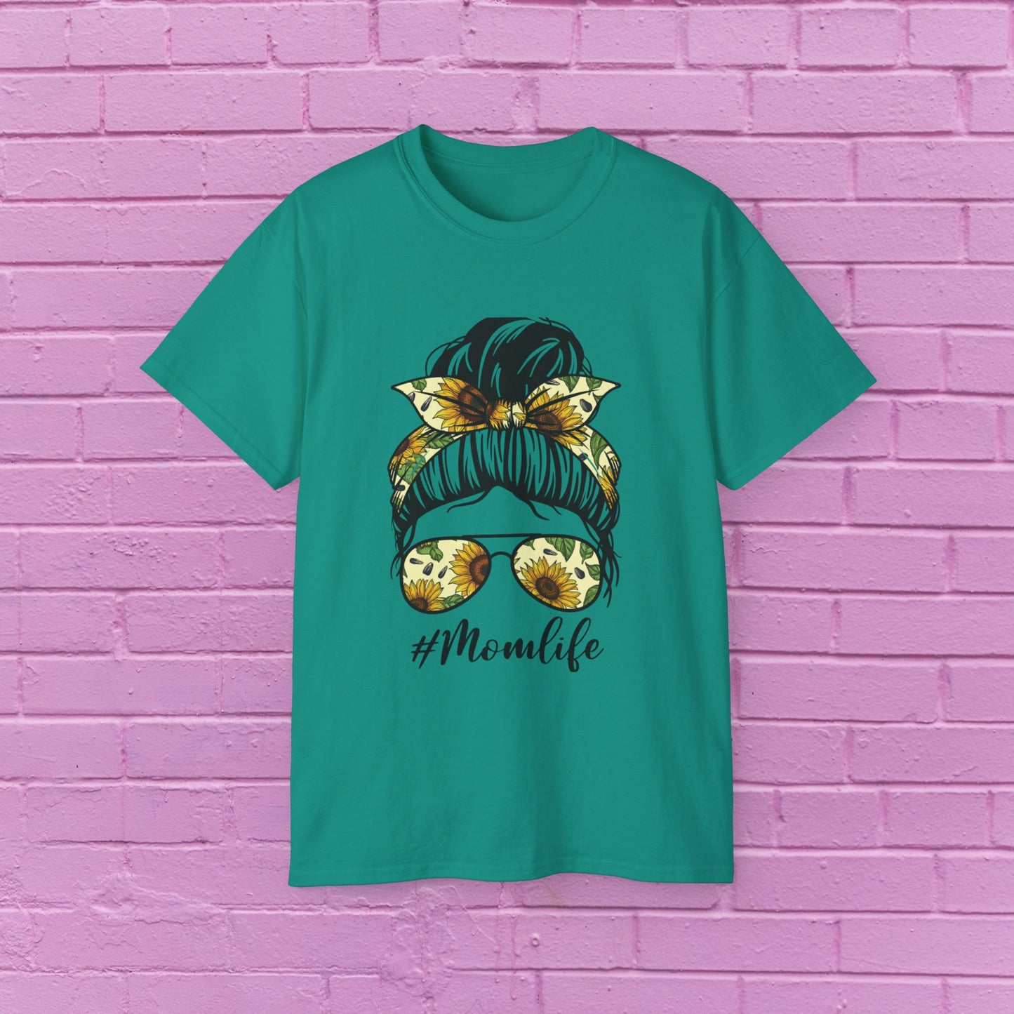 Messy Bun Coffee Run #Momlife T-Shirt - 9 Colors