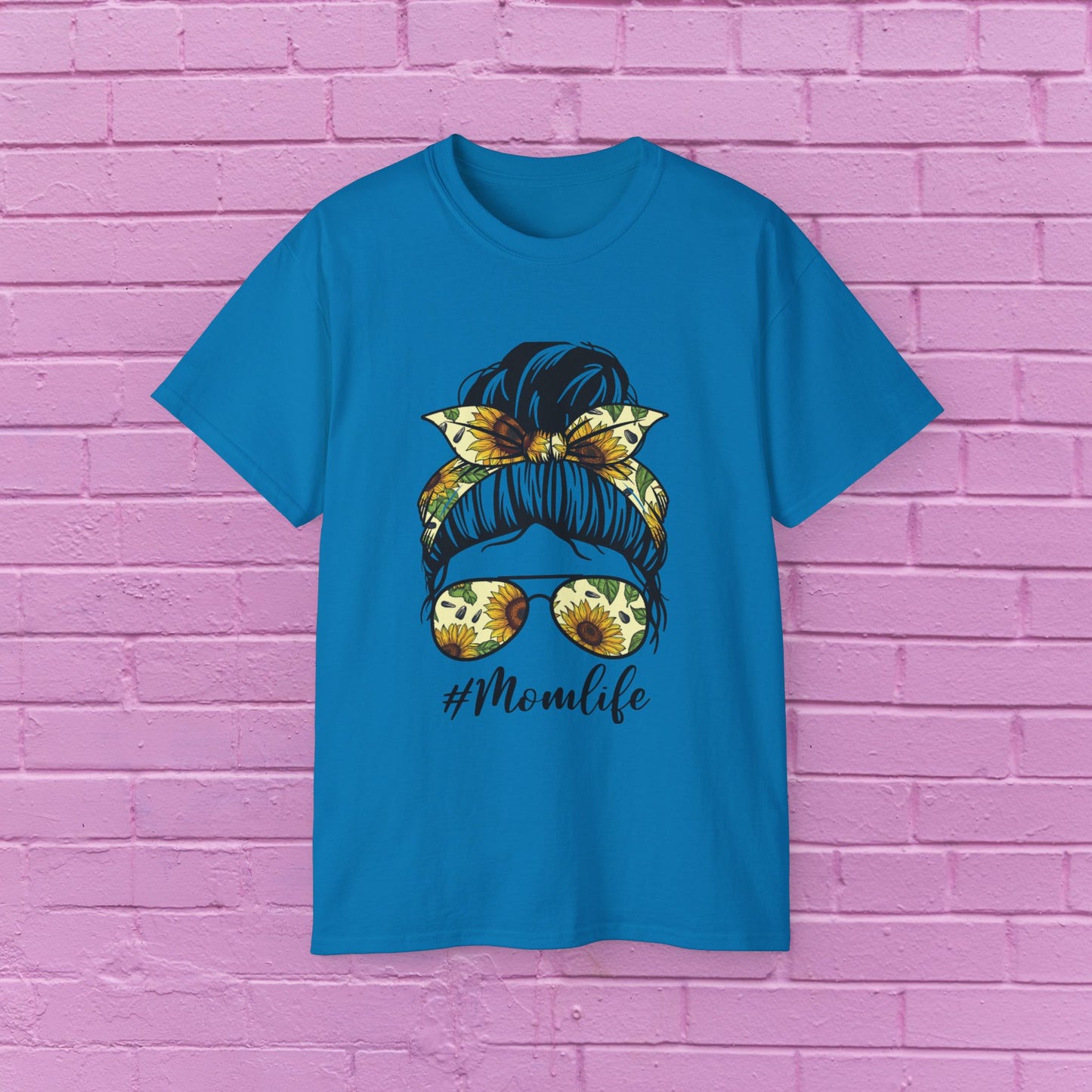 Messy Bun Coffee Run #Momlife T-Shirt - 9 Colors