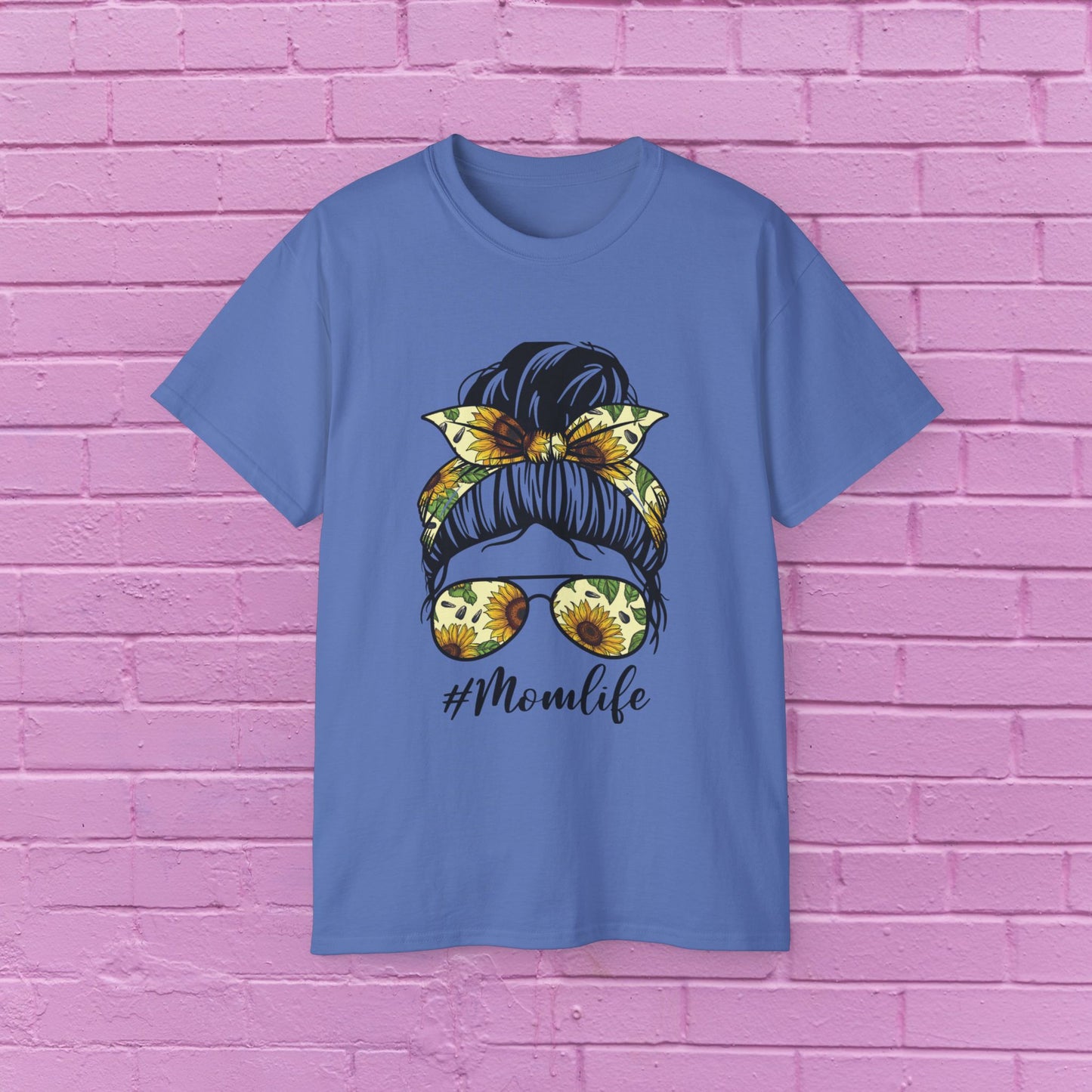 Messy Bun Coffee Run #Momlife T-Shirt - 9 Colors